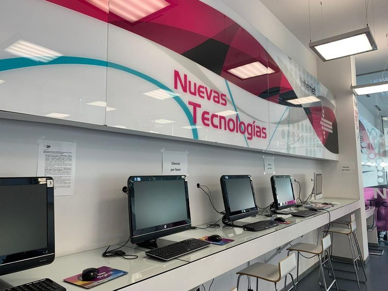 Cursos gratis de la JCyL: aprende IA, ChatGPT y banca online