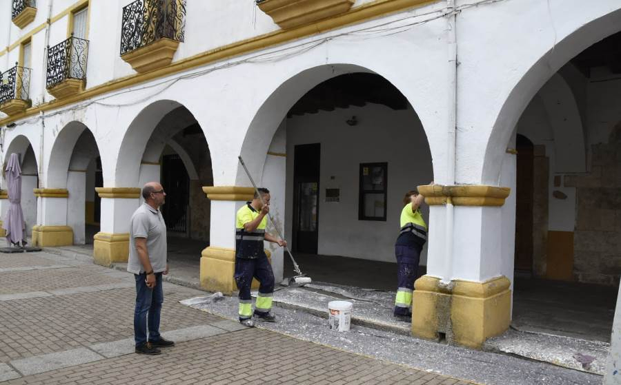 Recibidas 30 solicitudes para la bolsa de Oficial de Jardinería y 7 para la de Oficial de 1ª Pintor