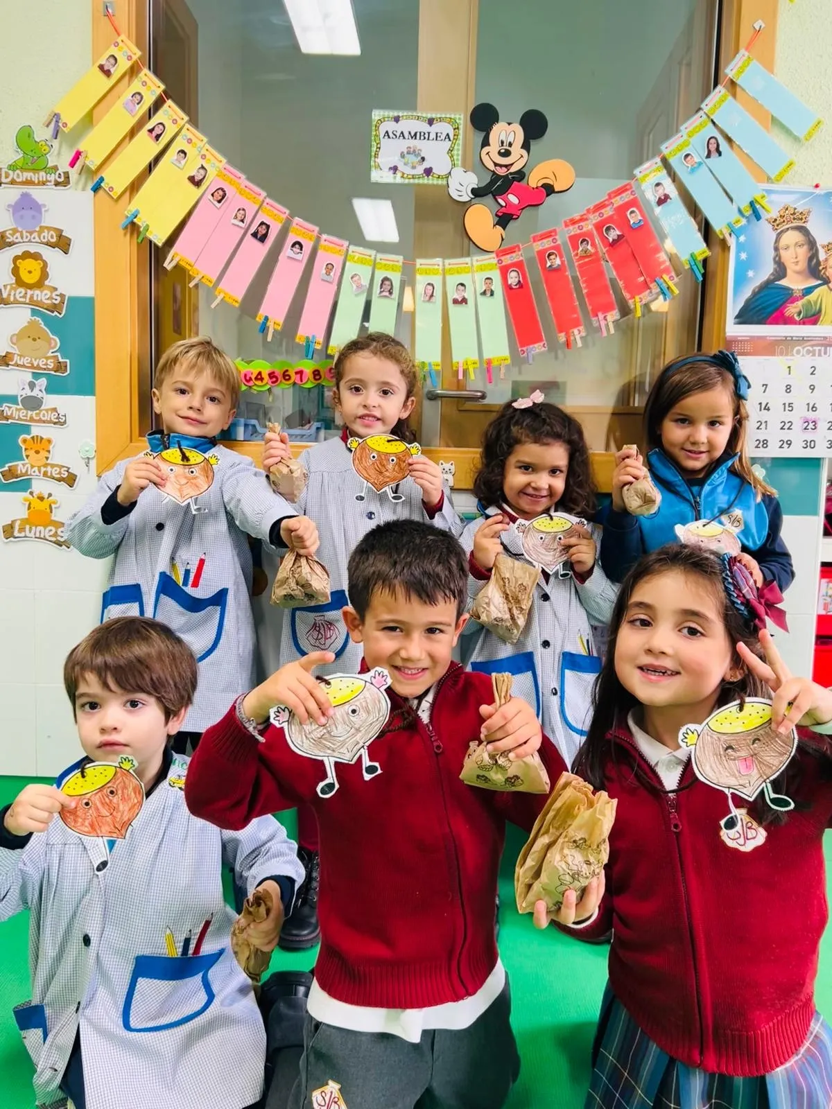 Foto 6 - La tradici&oacute;n de la Casta&ntilde;ada llena de actividades oto&ntilde;ales el Colegio San Juan Bosco