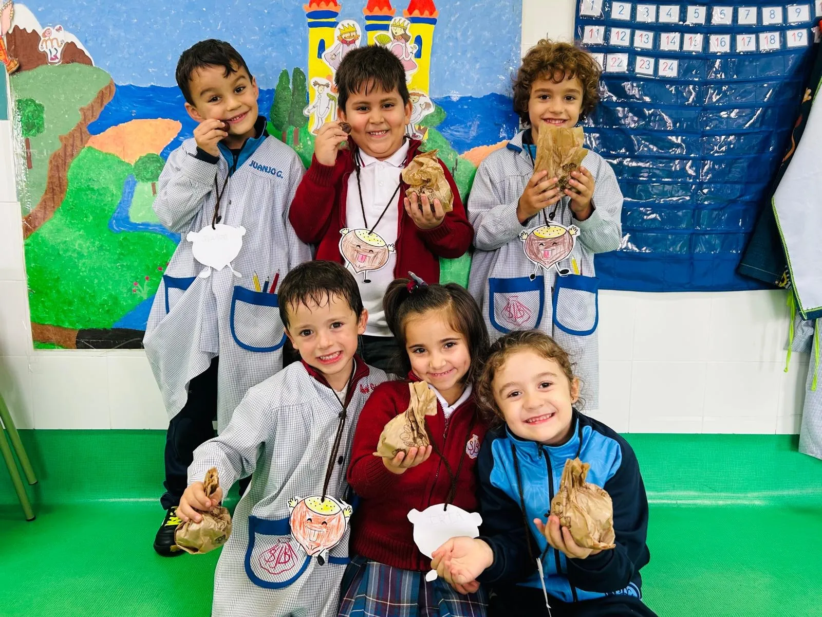 Foto 5 - La tradici&oacute;n de la Casta&ntilde;ada llena de actividades oto&ntilde;ales el Colegio San Juan Bosco