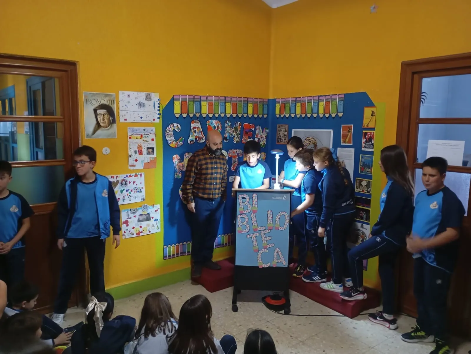 El Colegio San Juan Bosco homenajea a Carmen Martín Gaite con 'Caperucita en Manhattan'