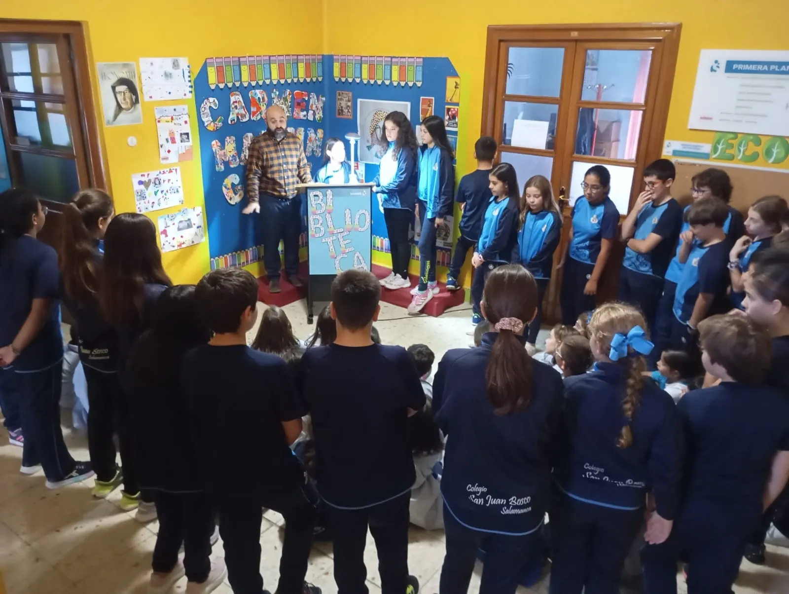 El Colegio San Juan Bosco homenajea a Carmen Martín Gaite con 'Caperucita en Manhattan'