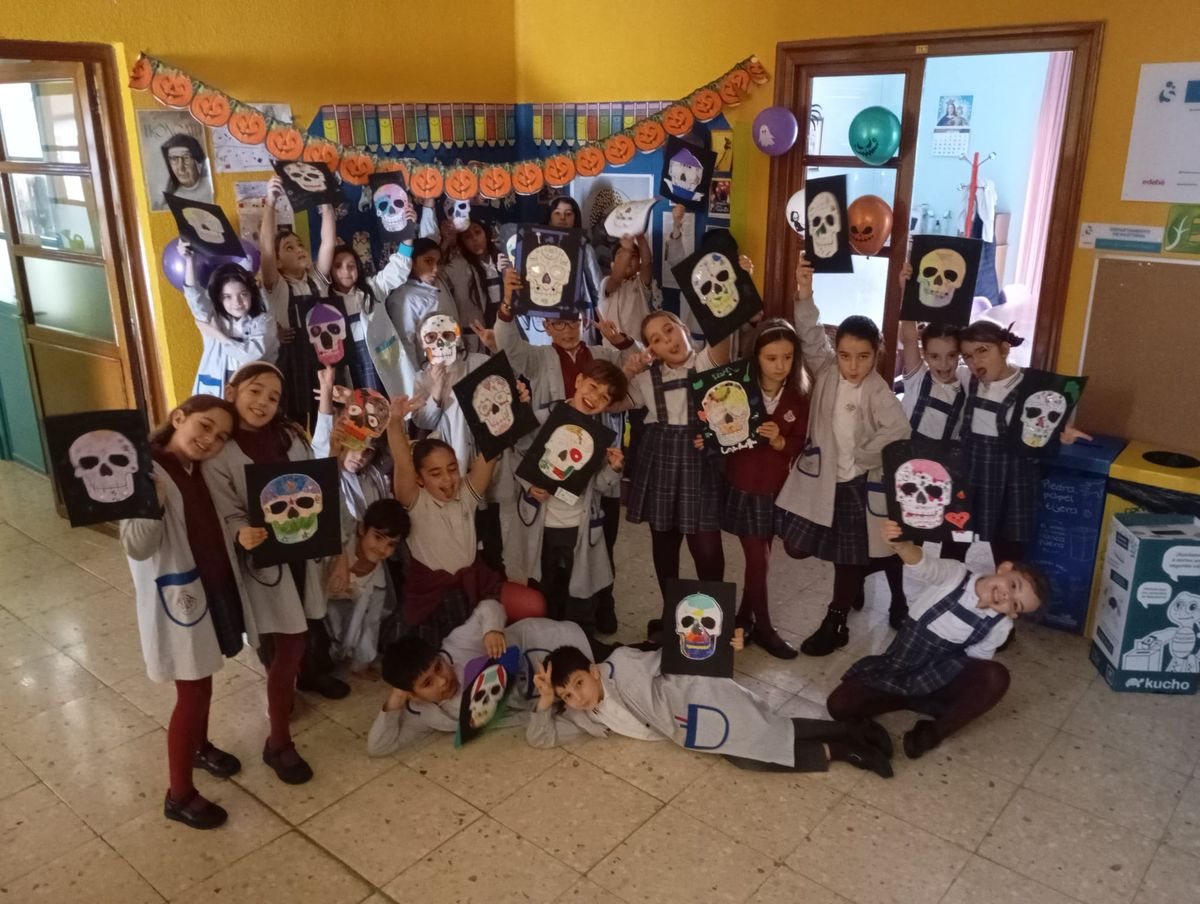 Magia y misterio llenan los pasillos del San Juan Bosco por Halloween