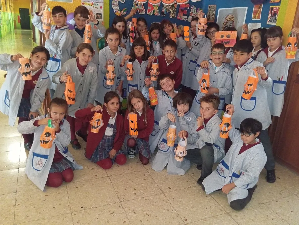 Foto 6 - Magia y misterio llenan los pasillos del colegio San Juan Bosco por Halloween