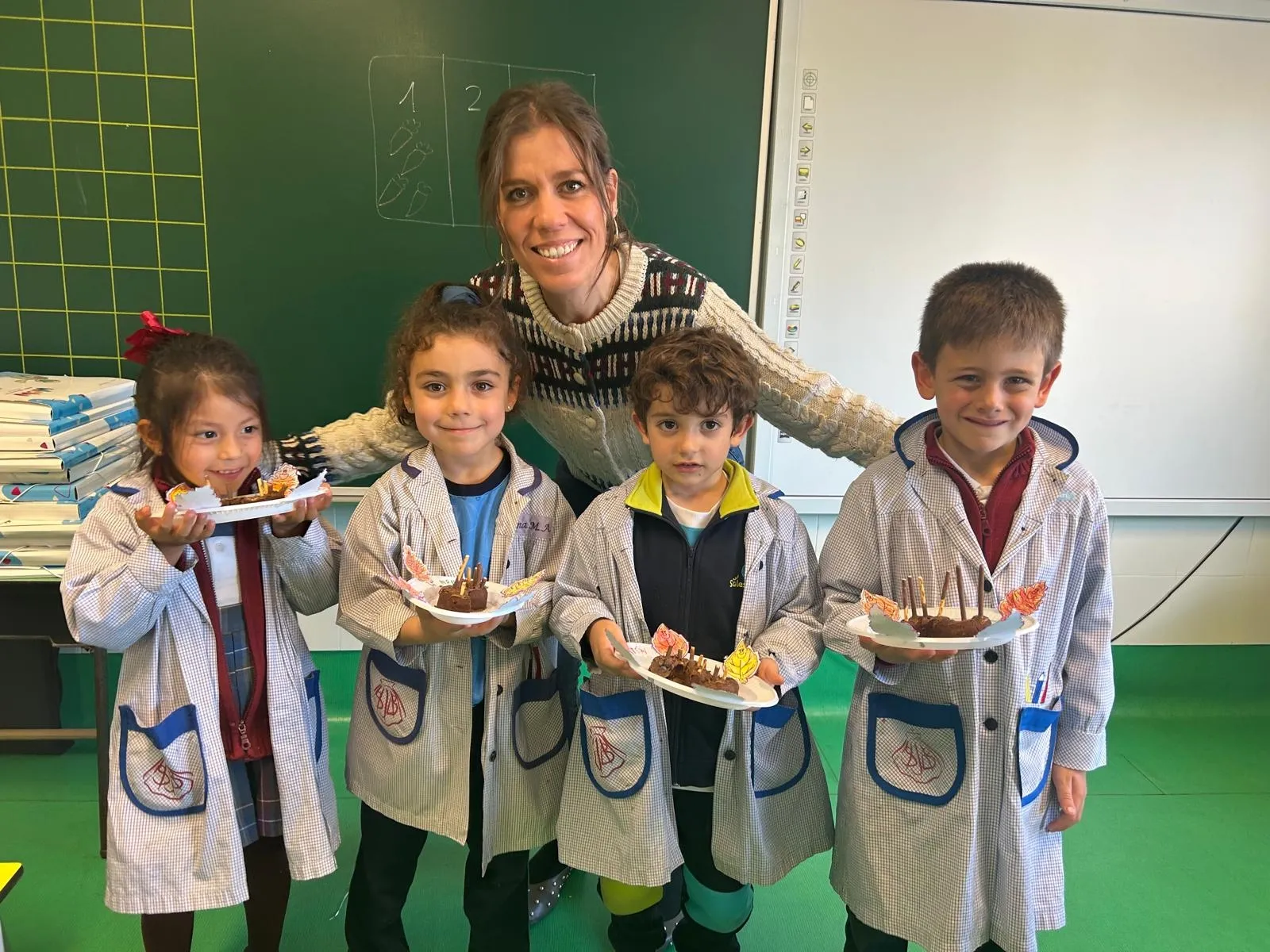 Foto 6 - FOTOS | El Colegio San Juan Bosco une a familias y alumnos en un taller de cocina sobre el oto&ntilde;o