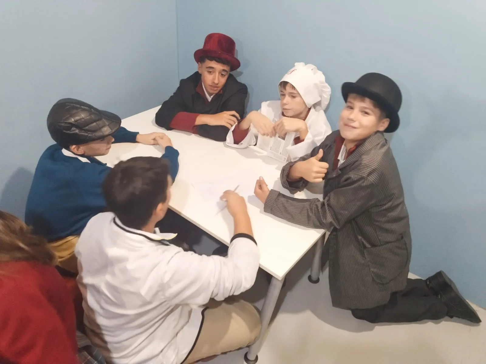 Los alumnos del Colegio San Juan Bosco en su visita al Museo del Comercio