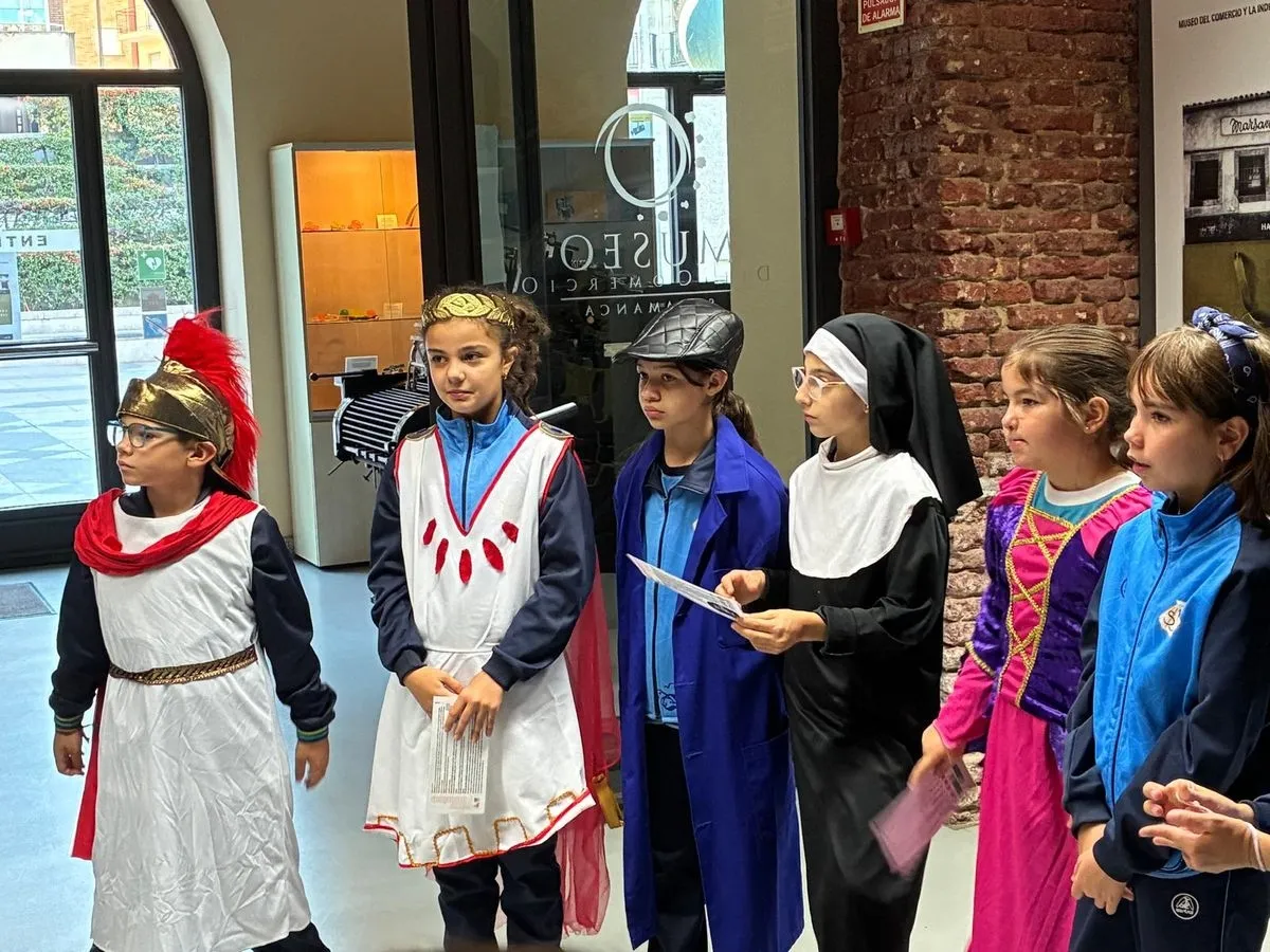 Foto 3 - Alumnos del colegio San Juan Bosco reviven la historia del comercio salmantino