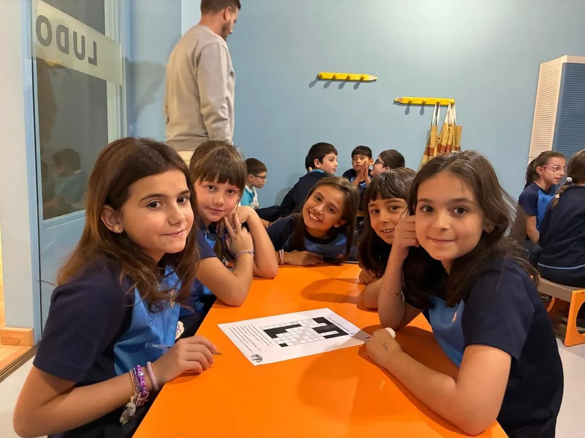 Foto 2 - Alumnos del colegio San Juan Bosco reviven la historia del comercio salmantino