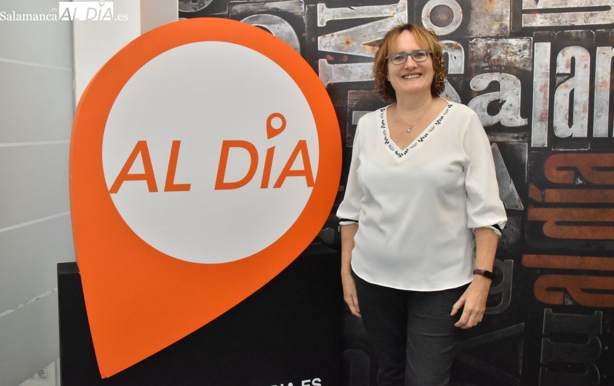 Concepción Guinaldo, auxiliar de paliativos, publica la novela Rencillas