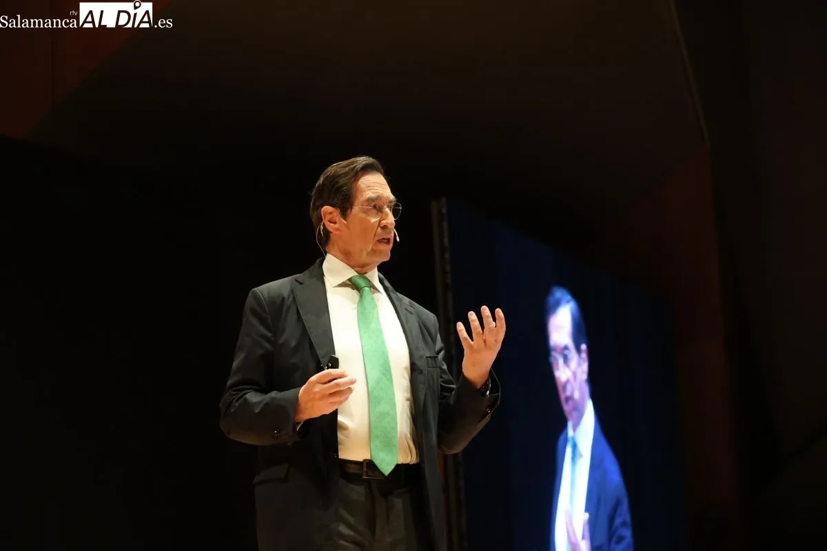 Conferencia de Mario Alonso Puig en el Palacio de Congresos de Salamanca, organizada por Baja Rural. Foto: David Sañudo
