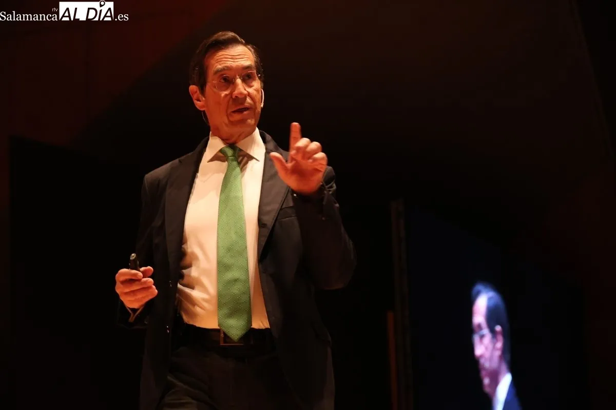 Conferencia de Mario Alonso Puig en el Palacio de Congresos de Salamanca, organizada por Baja Rural. Foto: David Sañudo