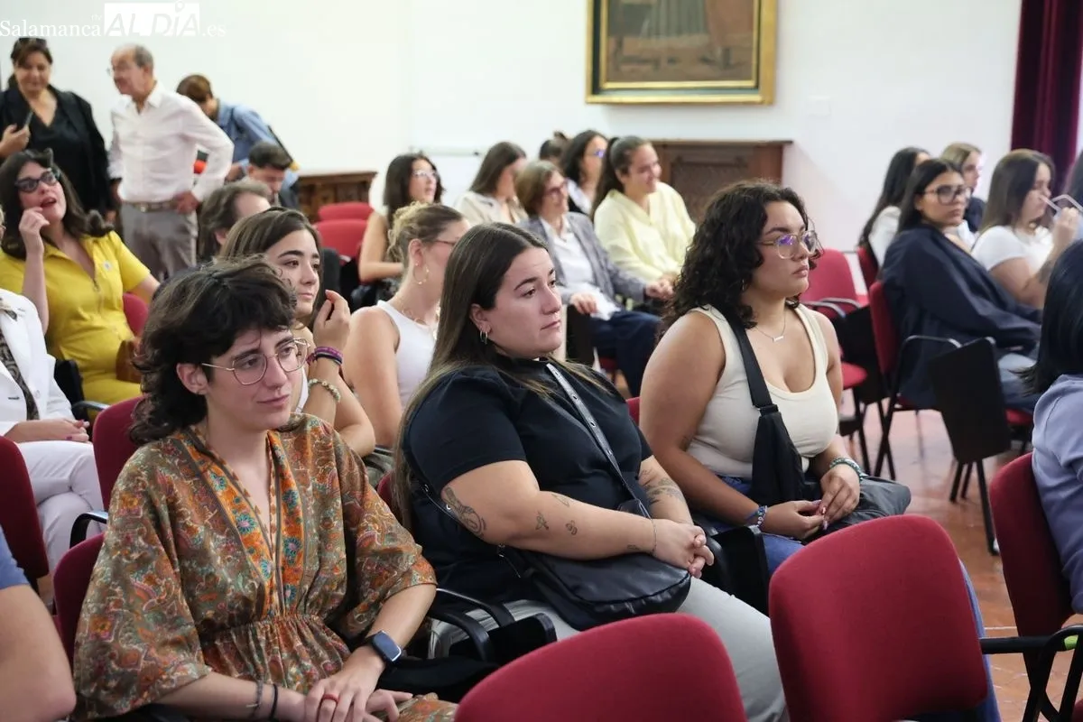 La ministra de Juventud e Infancia, Sira Rego, participó en la inauguración de dos Másteres en la Universidad de Salamanca. Foto de David Sañudo