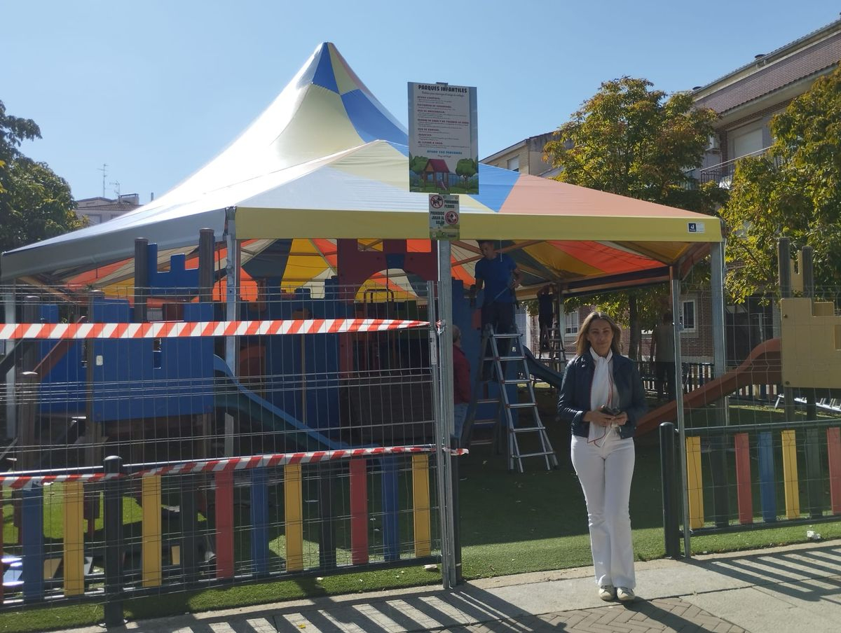 Parque infantil Santa Marta: nueva cubierta en plaza del Ángel