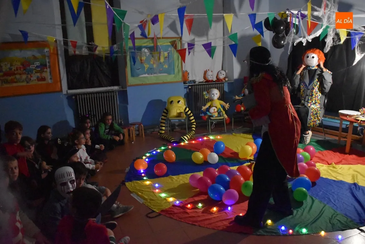 Foto 5 - El Colegio San Francisco se convierte en &lsquo;El Circo del Terror&rsquo; para festejar Halloween