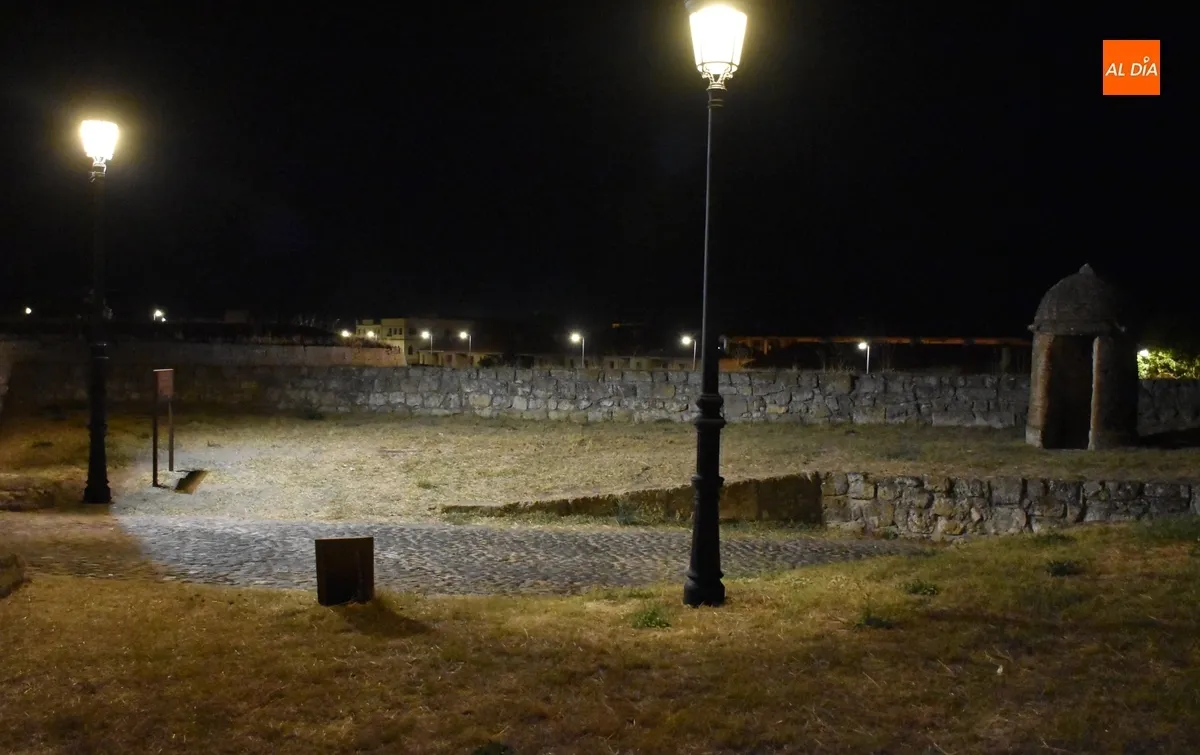 Foto 6 - Remozada la iluminaci&oacute;n del entorno del Puente de San Felipe