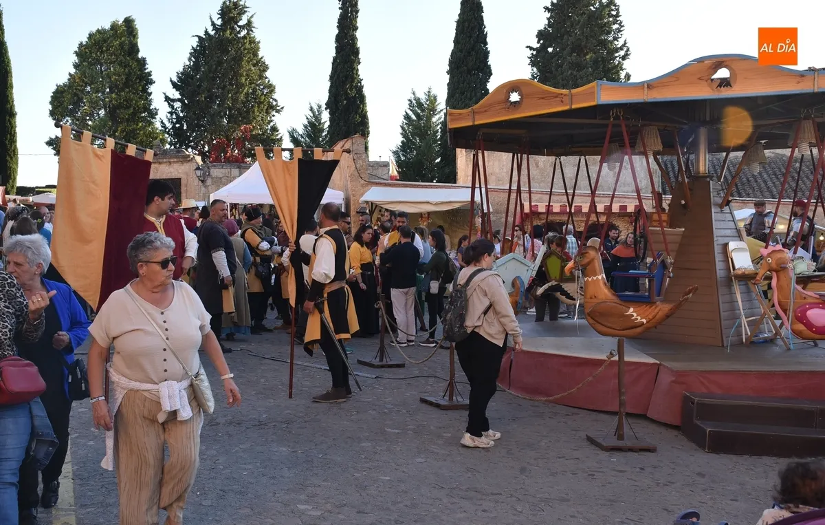Foto 7 - Manuk se encarga de cerrar con compa&ntilde;&iacute;a la Feria Medieval 2025