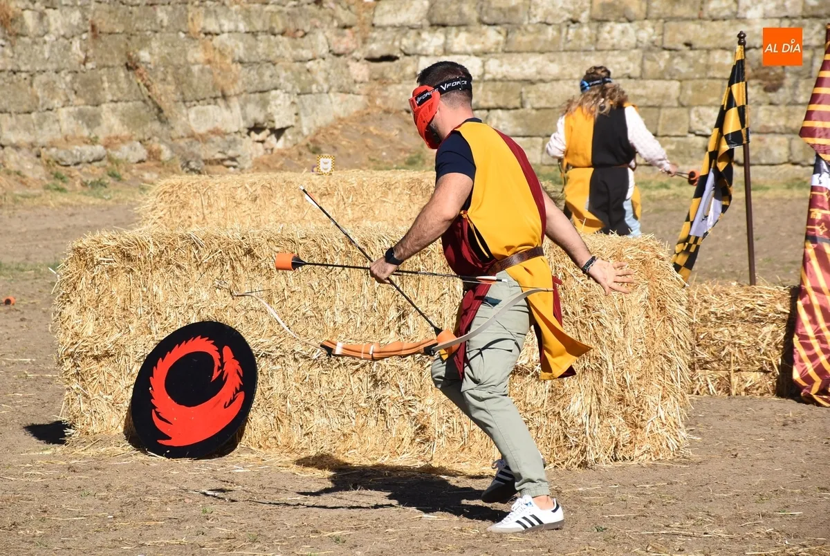 Foto 5 - Un duelo de concejales con victoria de la oposici&oacute;n estrena la Batalla de Arqueros