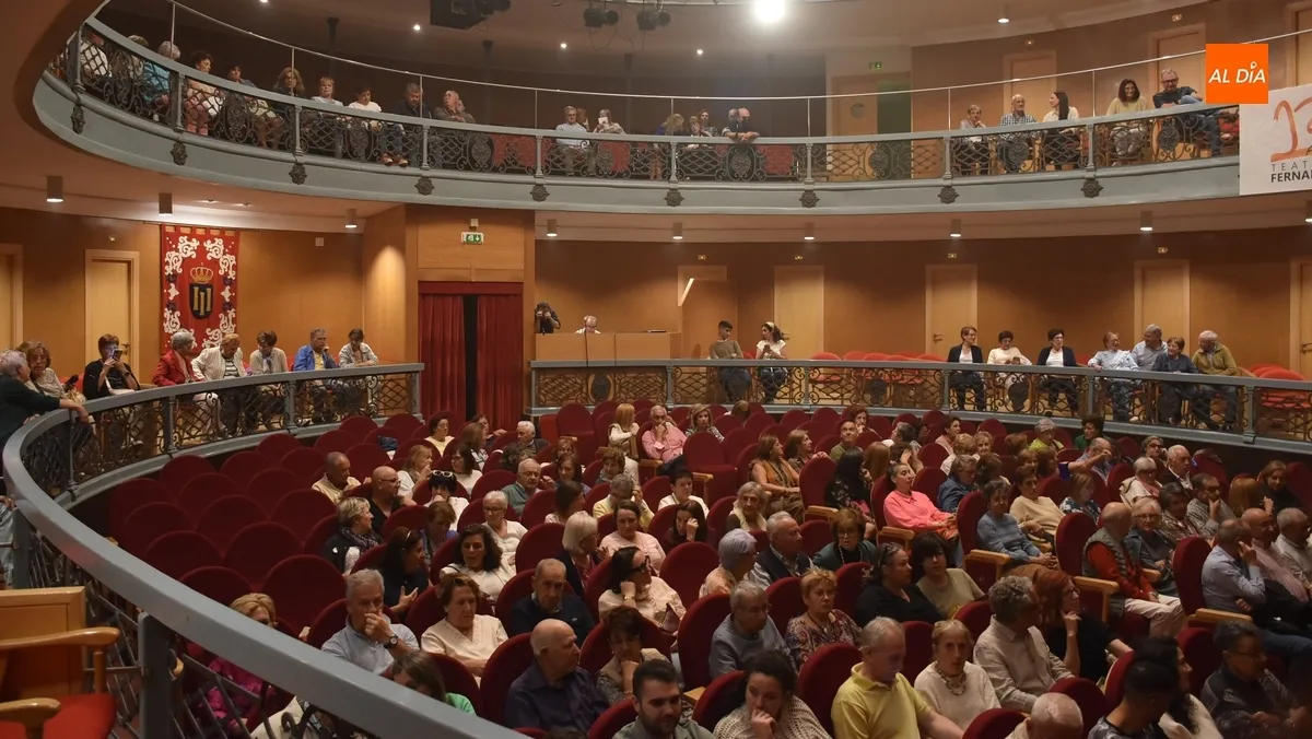 Foto 5 - Buena entrada en el Teatro para disfrutar de coplas de toda la vida con El Tr&iacute;o Caracol
