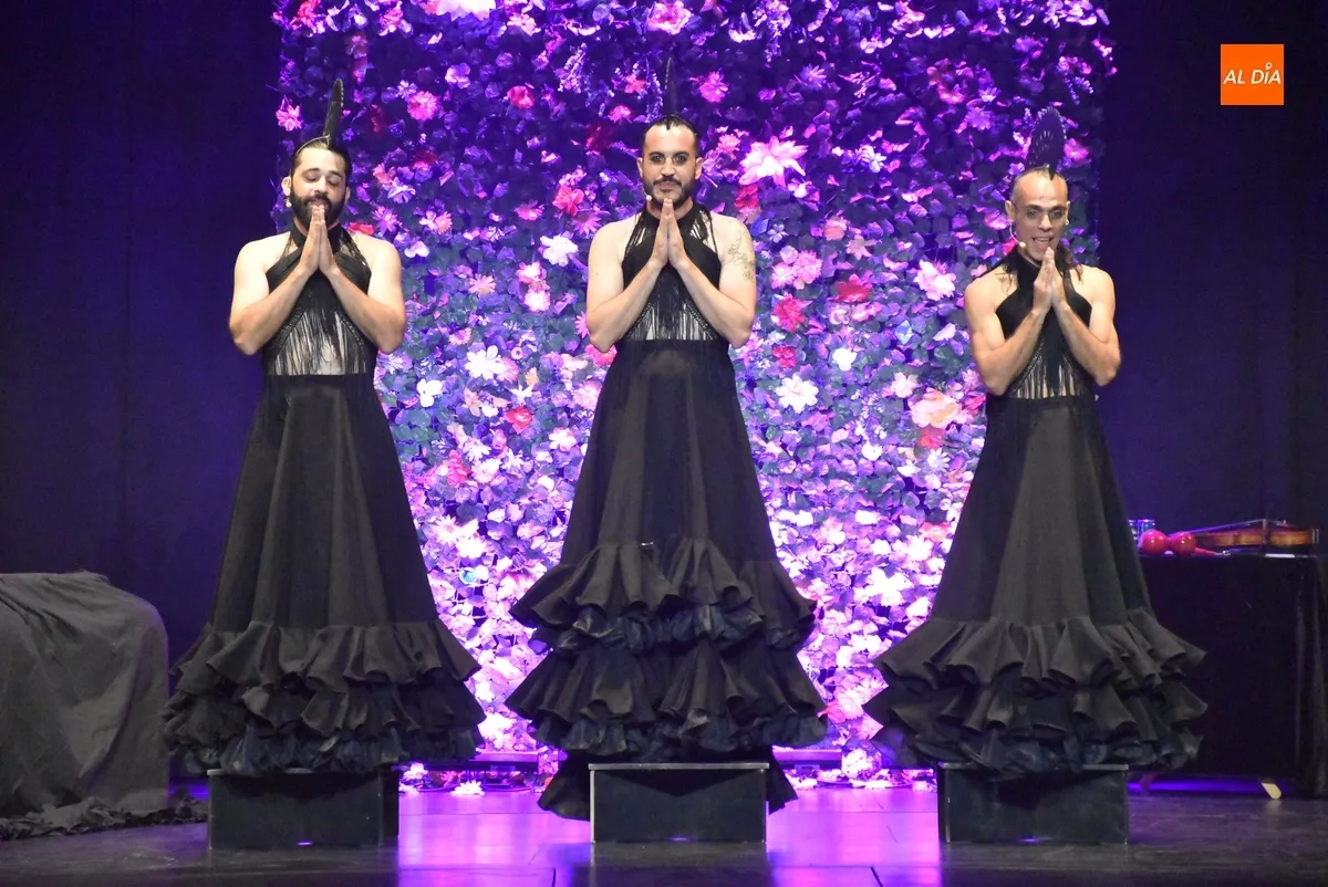 Foto 7 - Buena entrada en el Teatro para disfrutar de coplas de toda la vida con El Tr&iacute;o Caracol
