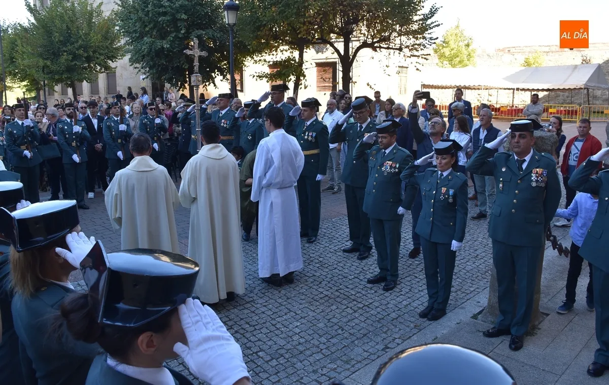 Foto 8 - La Guardia Civil consolida con un masivo respaldo la celebraci&oacute;n de su patrona en el centro hist&oacute;rico