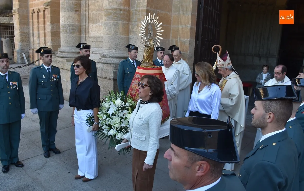 Foto 9 - La Guardia Civil consolida con un masivo respaldo la celebraci&oacute;n de su patrona en el centro hist&oacute;rico