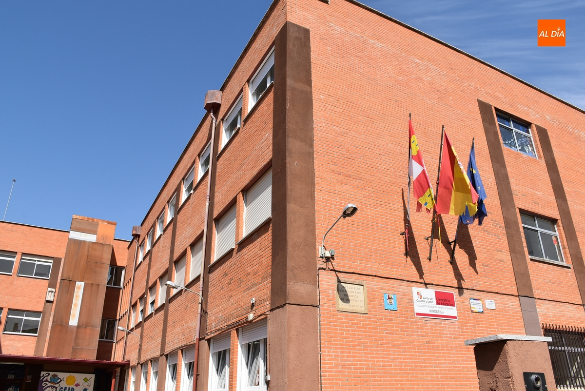 El PSOE pregunta a la Junta por el rechazo a matricular dos alumnos en el Colegio Miróbriga