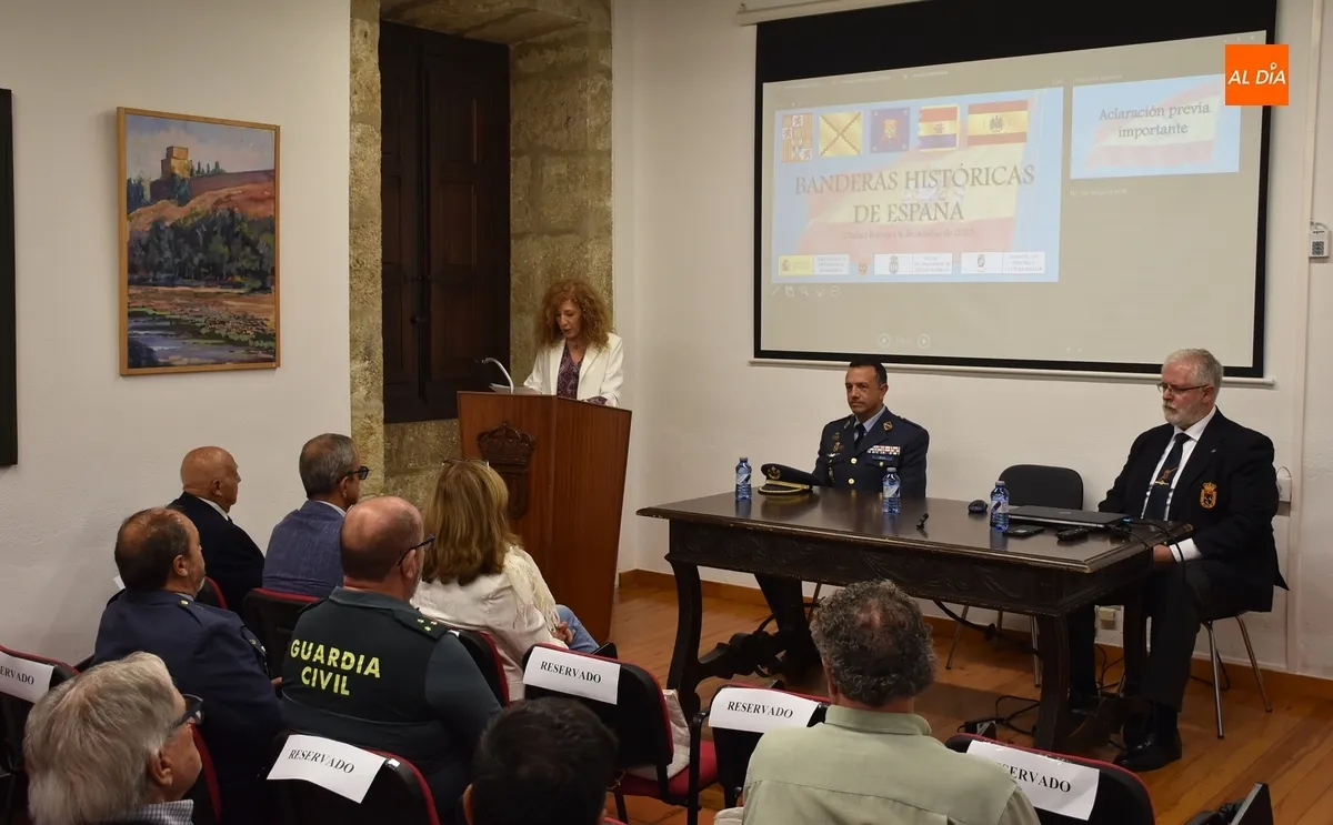 Foto 4 - Una muestra repasa las banderas de Espa&ntilde;a desde los Reyes Cat&oacute;licos hasta la actualidad