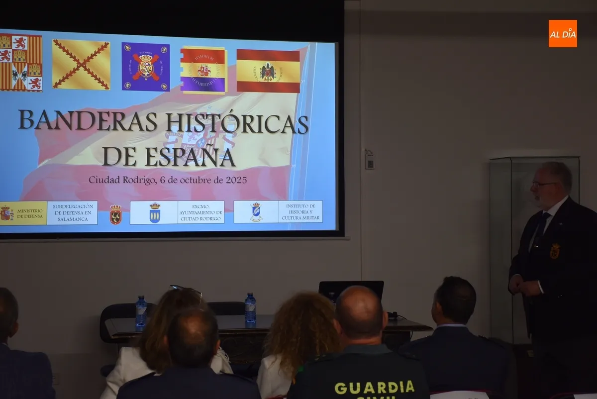 Foto 7 - Una muestra repasa las banderas de Espa&ntilde;a desde los Reyes Cat&oacute;licos hasta la actualidad