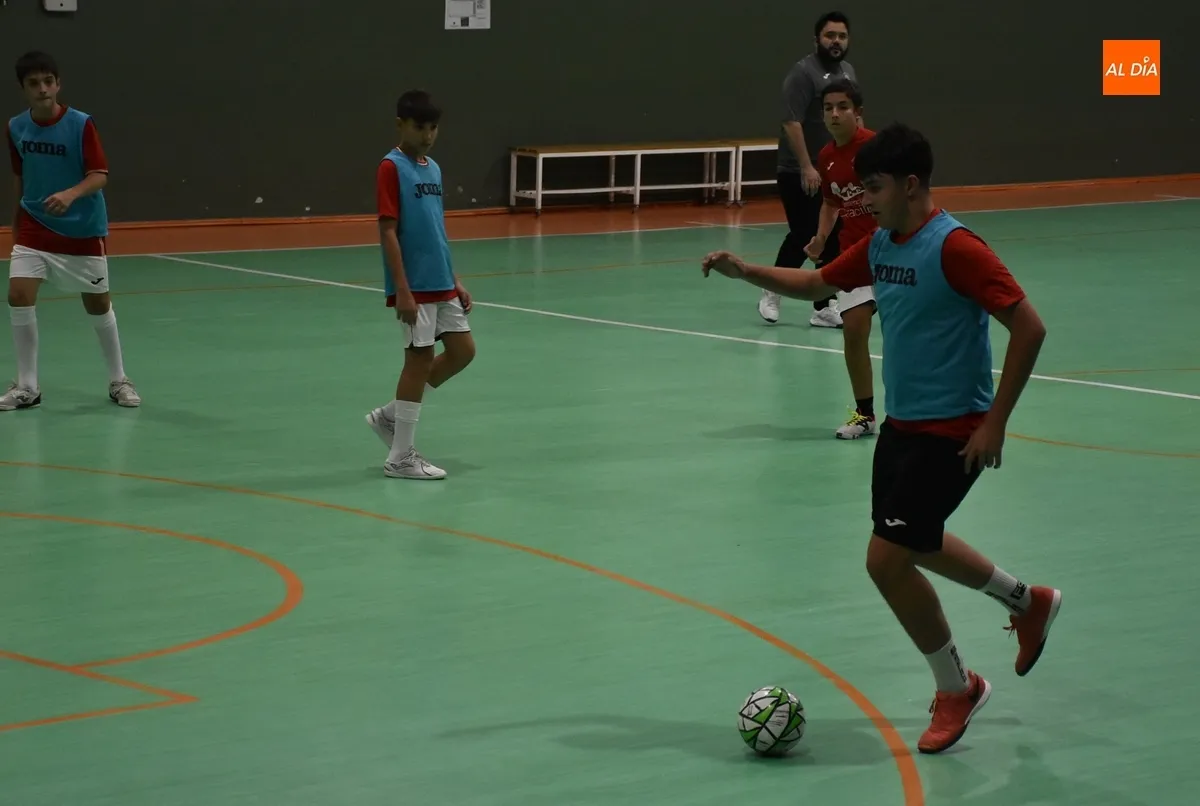 Foto 4 - El III Cadete se encamina a su debut liguero saliendo a por todo pese a ser mayor&iacute;a de 1&ordm; a&ntilde;o