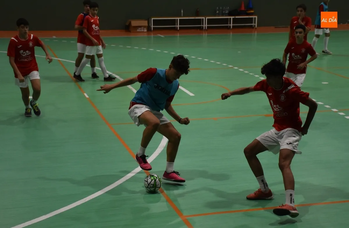 Foto 7 - El III Cadete se encamina a su debut liguero saliendo a por todo pese a ser mayor&iacute;a de 1&ordm; a&ntilde;o