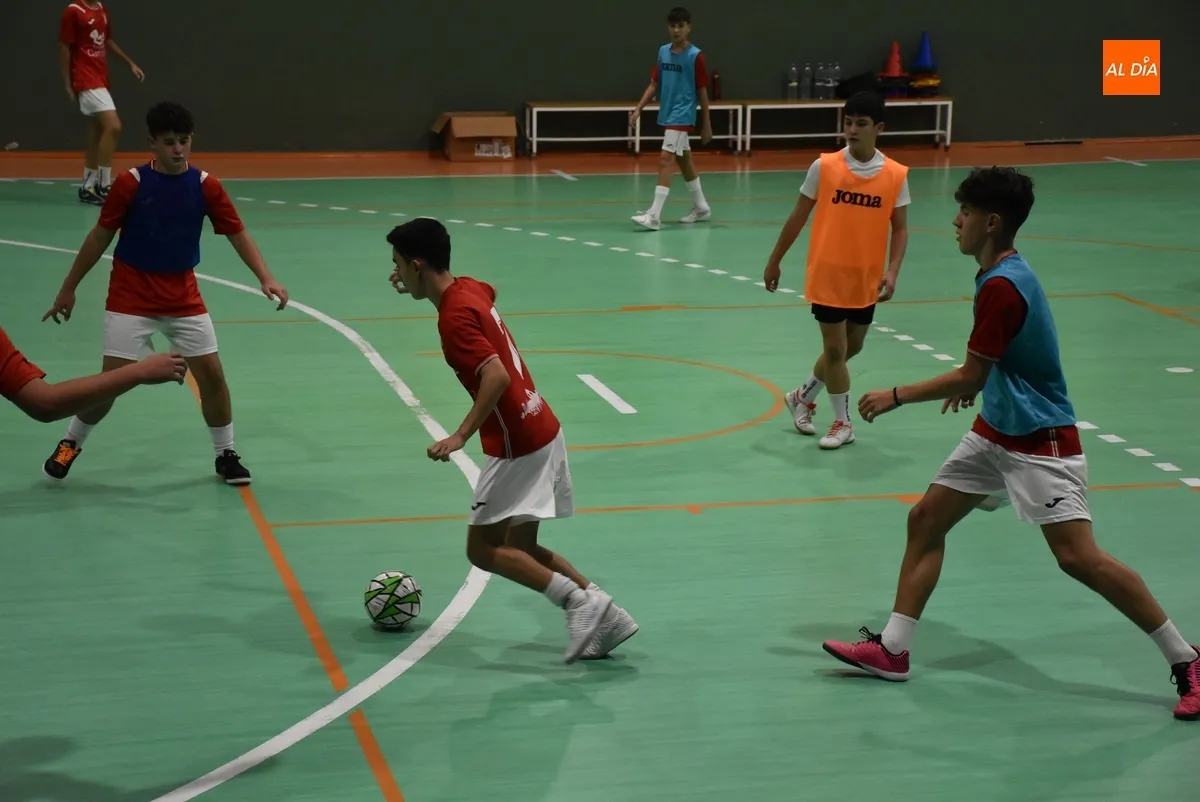 Foto 8 - El III Cadete se encamina a su debut liguero saliendo a por todo pese a ser mayor&iacute;a de 1&ordm; a&ntilde;o