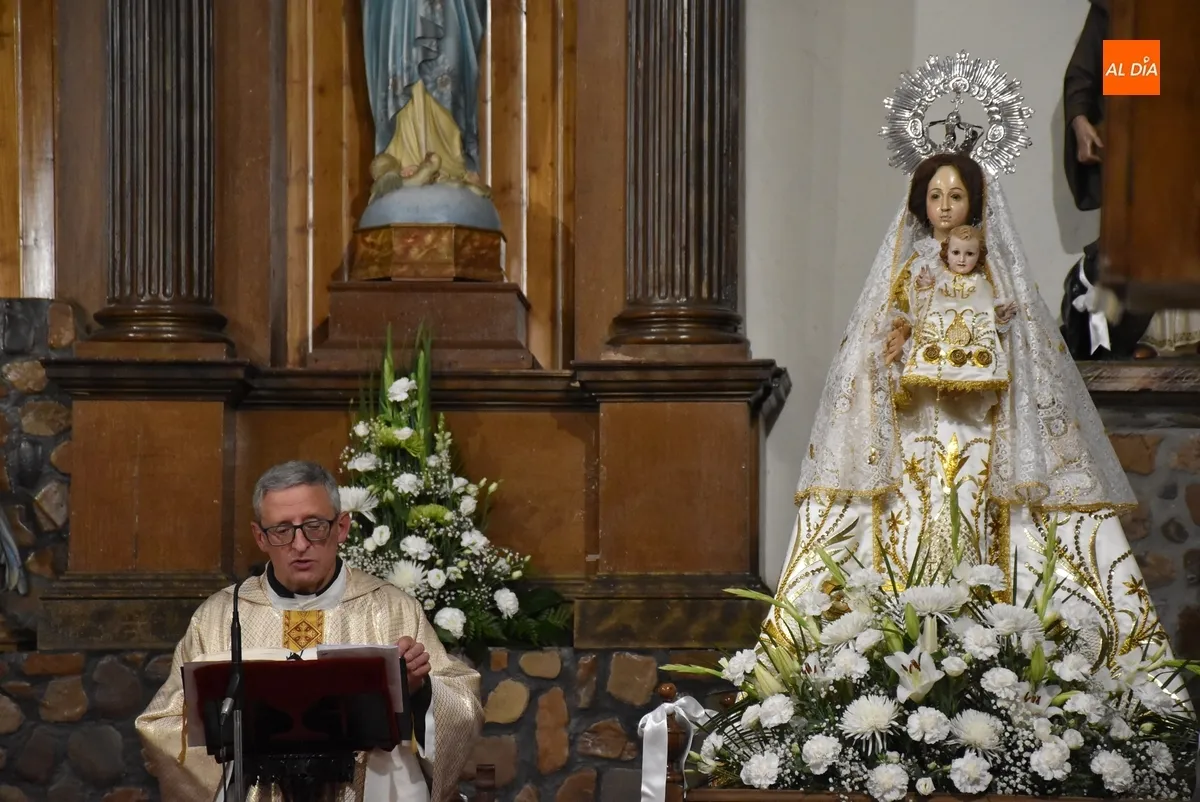 Foto 2 - Los mirobrigenses no faltan a su cita con las roscas de la Virgen del Rosario