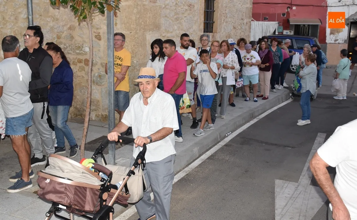 Foto 9 - Los mirobrigenses no faltan a su cita con las roscas de la Virgen del Rosario