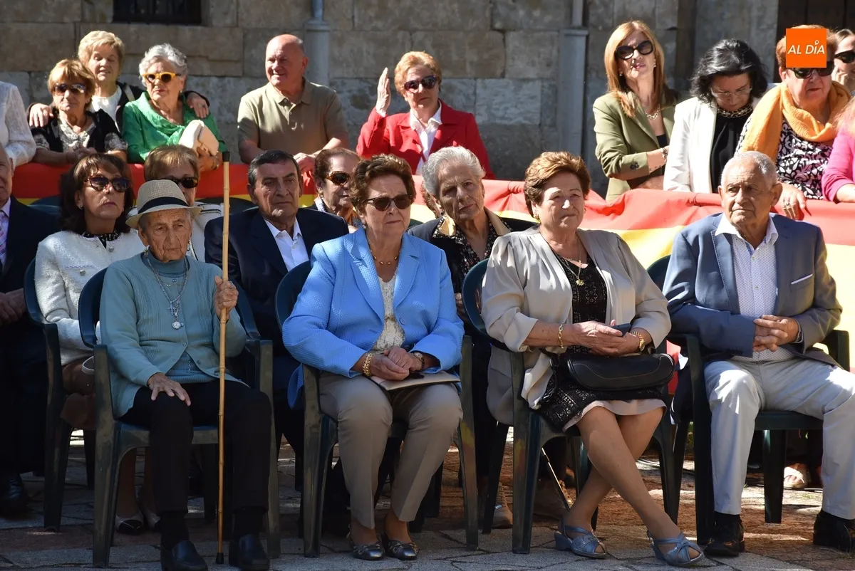 Foto 9 - La Benem&eacute;rita mirobrigense rinde homenaje a dos veteranos y a los ca&iacute;dos del Cuerpo