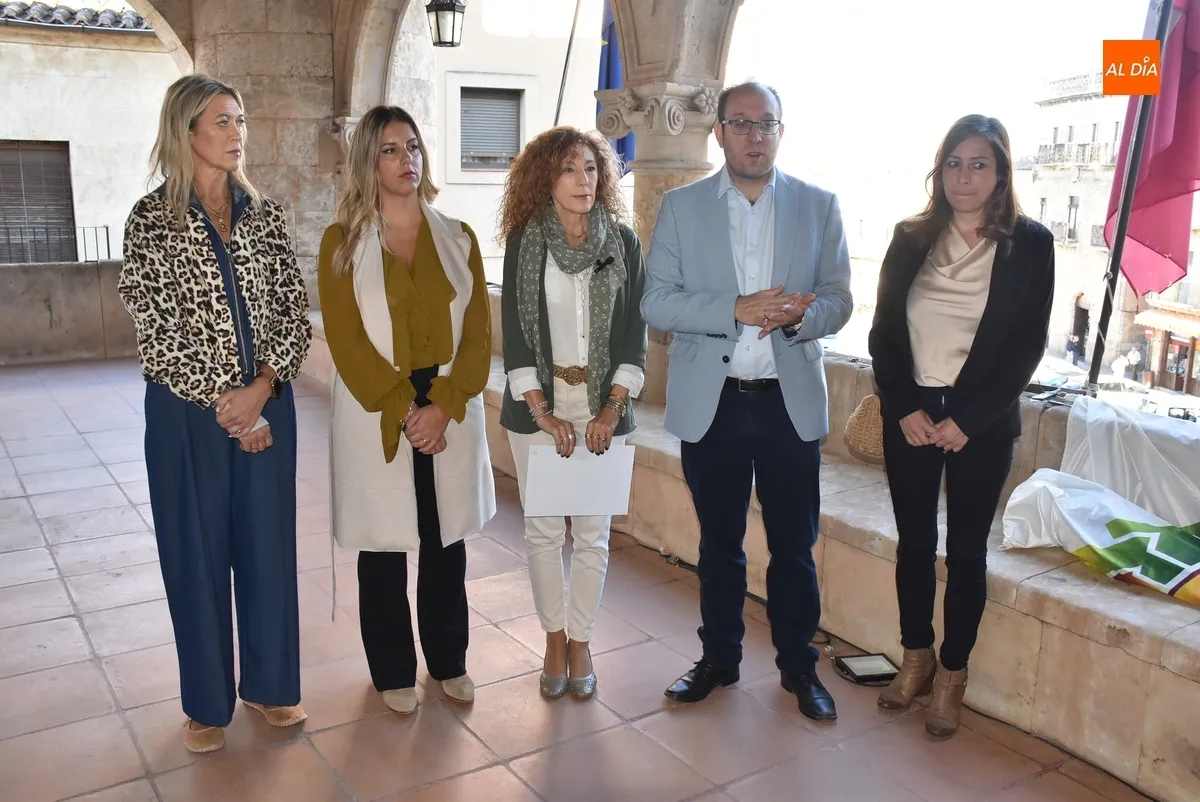 Foto 2 - Ciudad Rodrigo extiende la bandera de Los Pueblos M&aacute;s Bonitos reivindicando la viveza