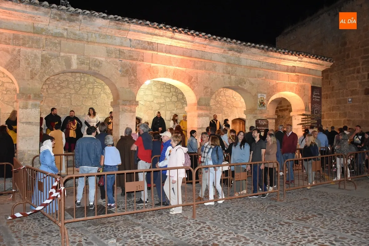 Foto 2 - Abarrotad&iacute;sima representaci&oacute;n de La Conjura de Ciudad Rodrigo con m&uacute;ltiples toques de comedia