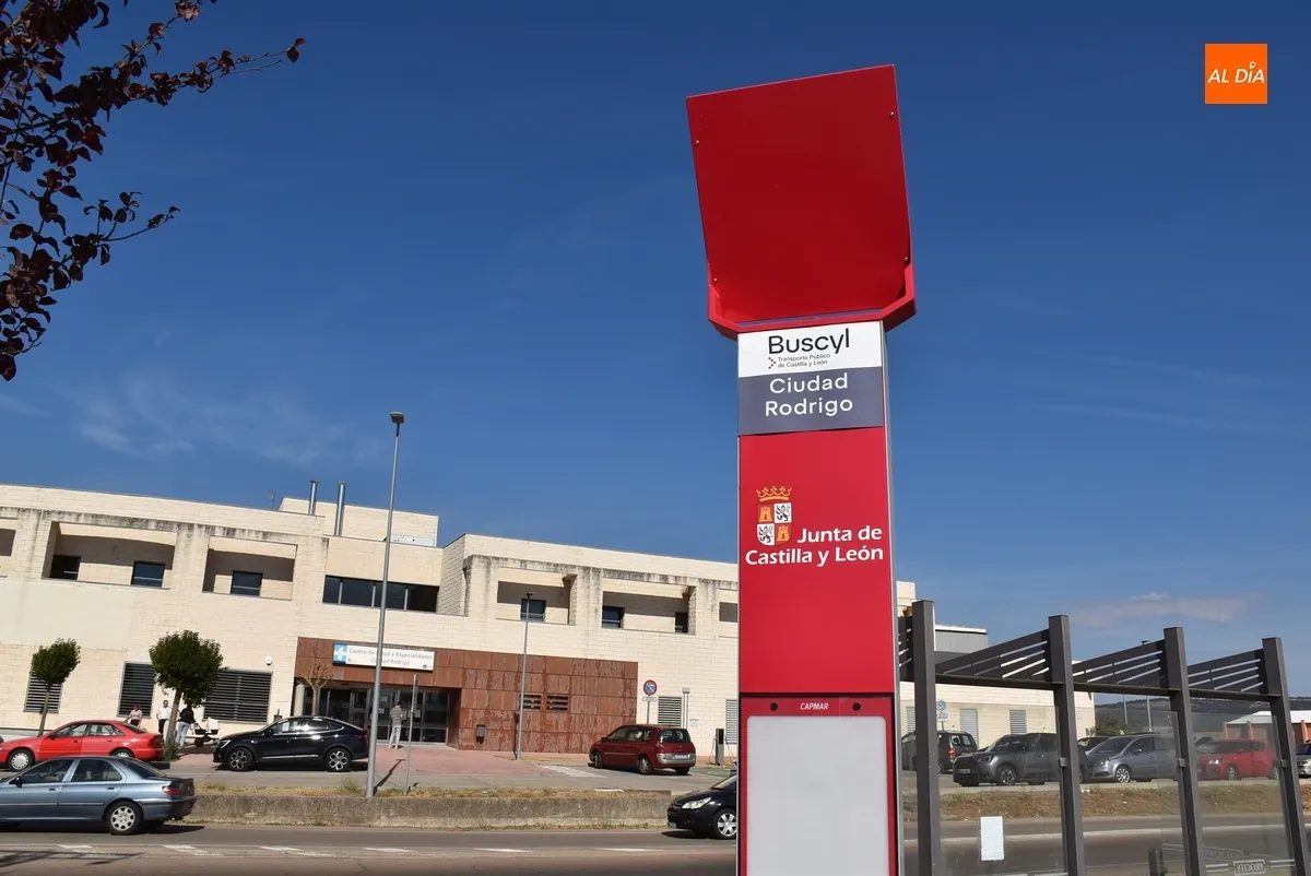 Foto 5 - La marquesina de bus frente al Centro de Salud se vuelve &lsquo;inteligente&rsquo;