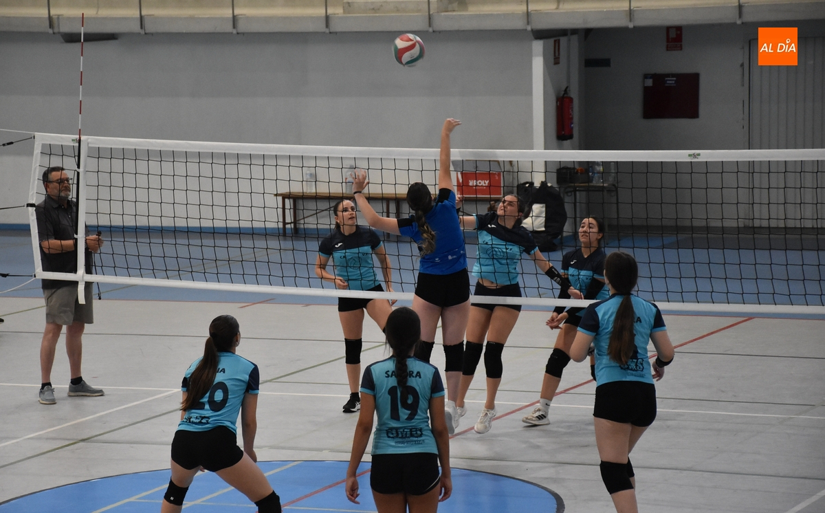 Los equipos Infantil y Cadete de la Escuela de Voleibol jugarán este sábado en Salamanca