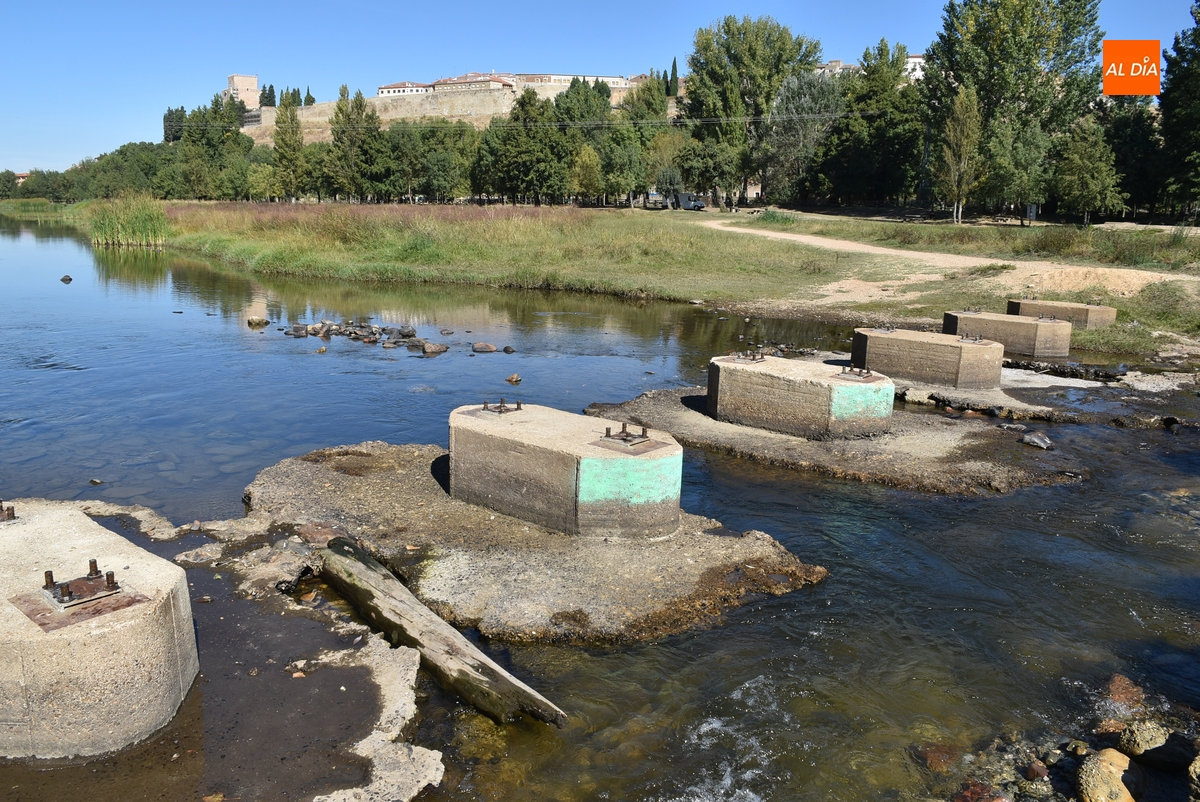 La retirada de la pasarela da el carpetazo definitivo al verano coincidiendo con una jornada de calor