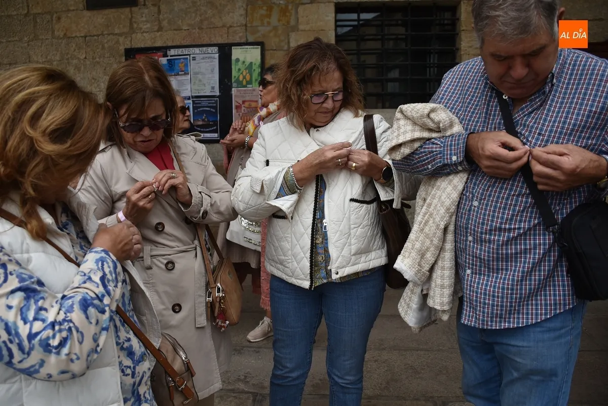 Foto 4 - La AECC apuesta por incidir en las emociones en su lazo humano por el D&iacute;a contra el C&aacute;ncer de Mama