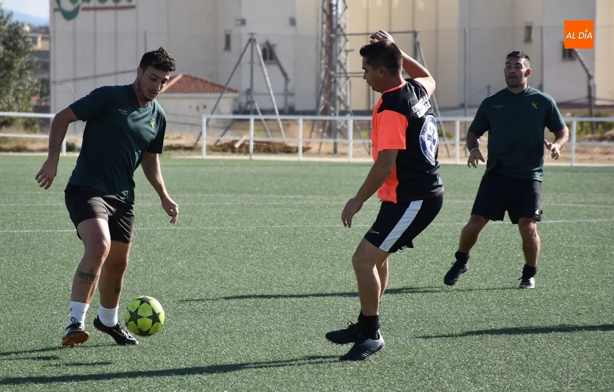 Foto 4 - El 112-Emergencias Sanitarias se adjudica en los penaltys el Torneo de F&uacute;tbol 7 de la Guardia Civil