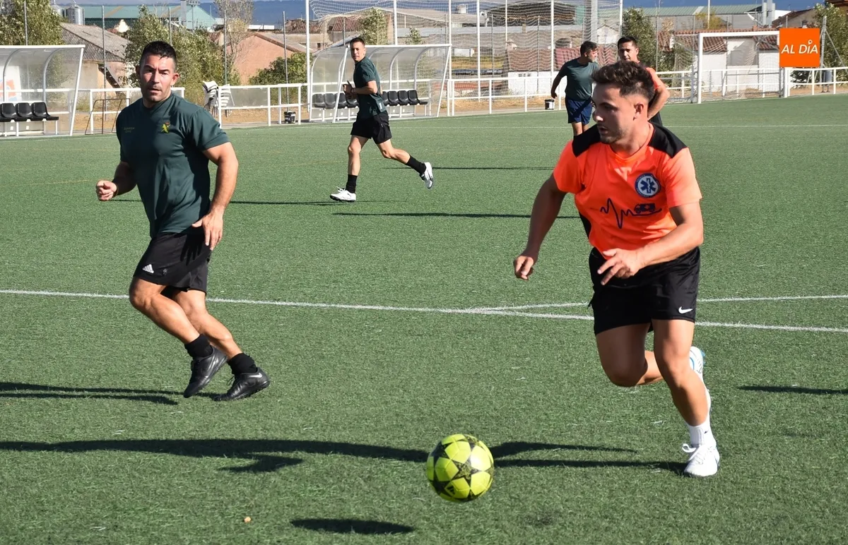 Foto 5 - El 112-Emergencias Sanitarias se adjudica en los penaltys el Torneo de F&uacute;tbol 7 de la Guardia Civil