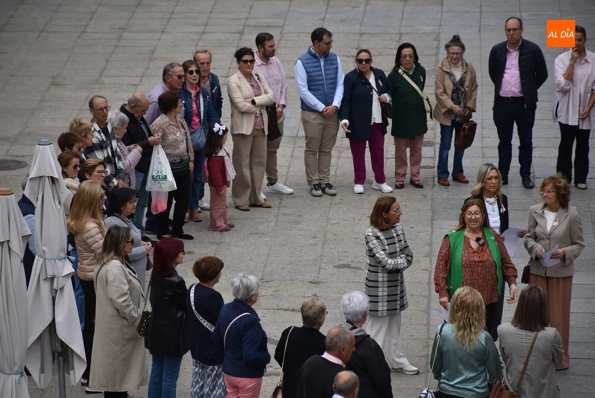 Foto 11 - La AECC apuesta por incidir en las emociones en su lazo humano por el D&iacute;a contra el C&aacute;ncer de Mama