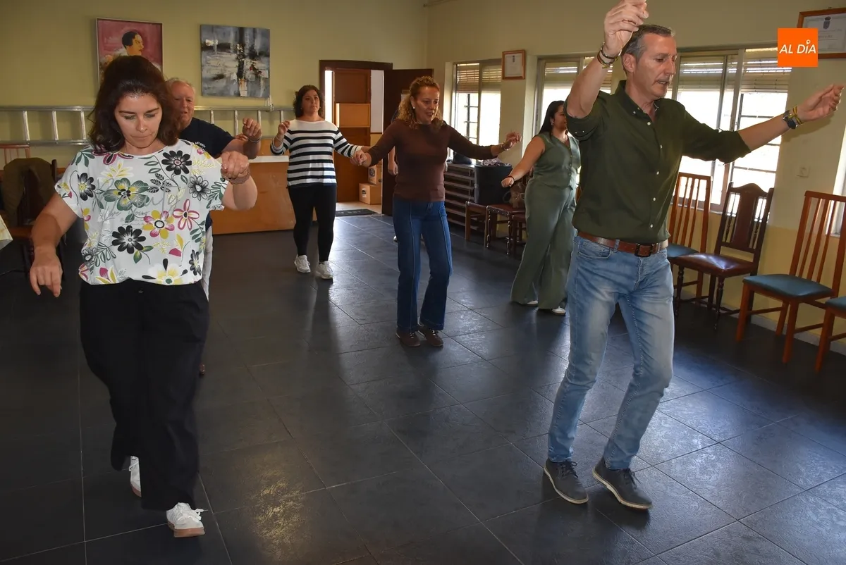Foto 2 - Arranca el taller de baile charro de la Avenida de Espa&ntilde;a, que sigue abierto a m&aacute;s alumnos