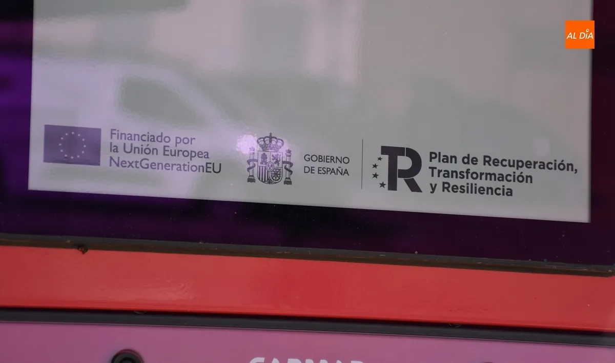 Foto 2 - La marquesina de bus frente al Centro de Salud se vuelve &lsquo;inteligente&rsquo;