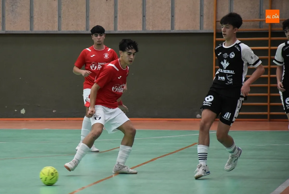 Foto 2 - El III Juvenil inicia a lo grande su nueva vida en Regional
