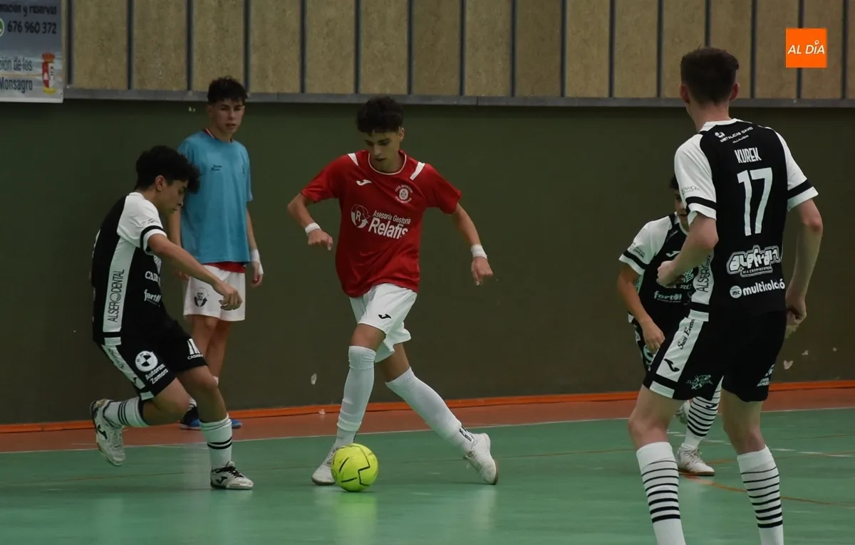 Foto 3 - El III Juvenil inicia a lo grande su nueva vida en Regional
