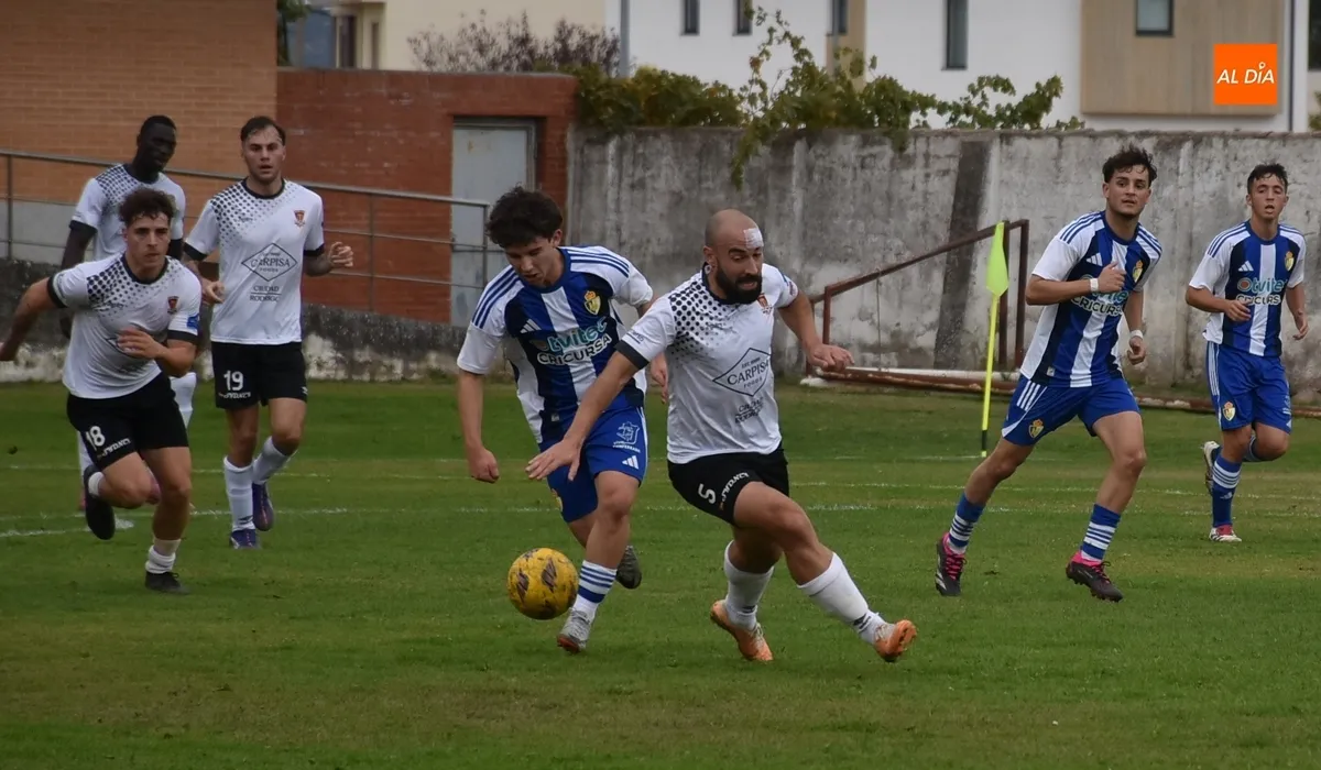 Foto 7 - El Ciudad Rodrigo llega a base de golazos al &eacute;pico repoker de victorias para arrancar el curso