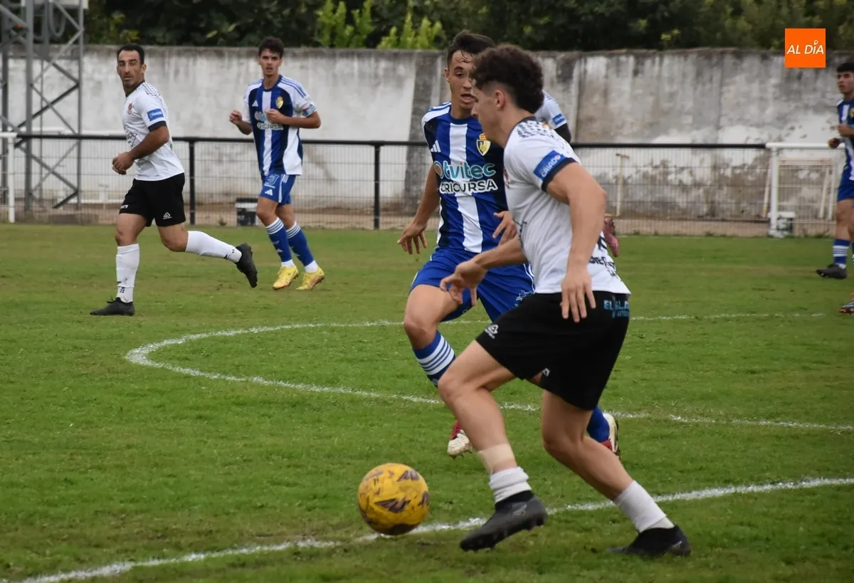 Foto 11 - El Ciudad Rodrigo llega a base de golazos al &eacute;pico repoker de victorias para arrancar el curso