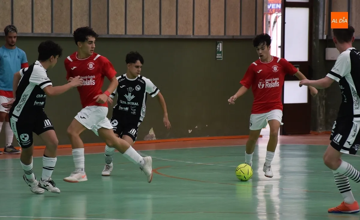 Foto 11 - El III Juvenil inicia a lo grande su nueva vida en Regional